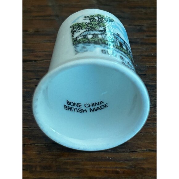 Old Blacksmiths Shop Gretna Green Bone China Thimble British Made Collectible So - Picture 2 of 4